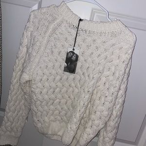Kendall & Kylie white sweater